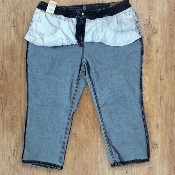 Lee Women's Plus Size Midrise Regular Fit Capri Jeans Pant 20W - Picture 10 of 14